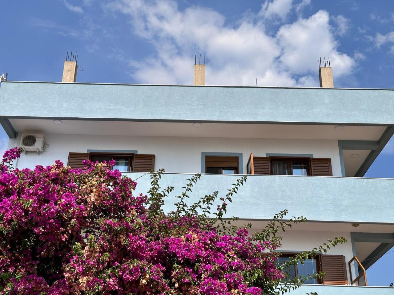 Kenza Apartments Sarandë Exterior foto